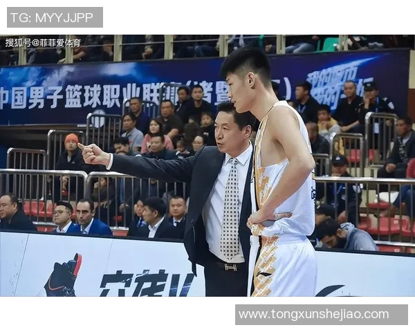 深圳篮球队的拼搏之路：从默默无闻到邀请赛的荣耀之战