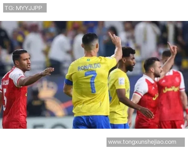 足球明星遭遇恶评风波引发舆论热议与粉丝反思的背后故事